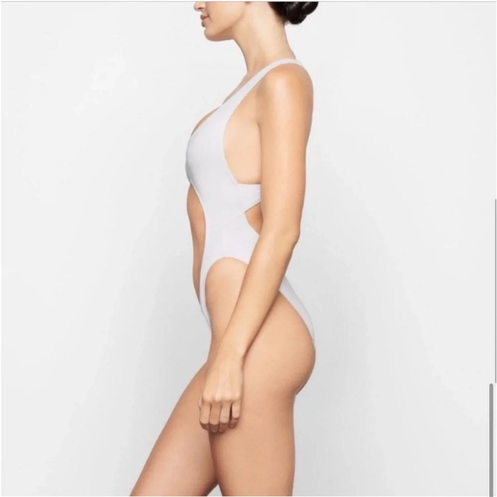 SKIMS Swim Cut Out Monokini NWT